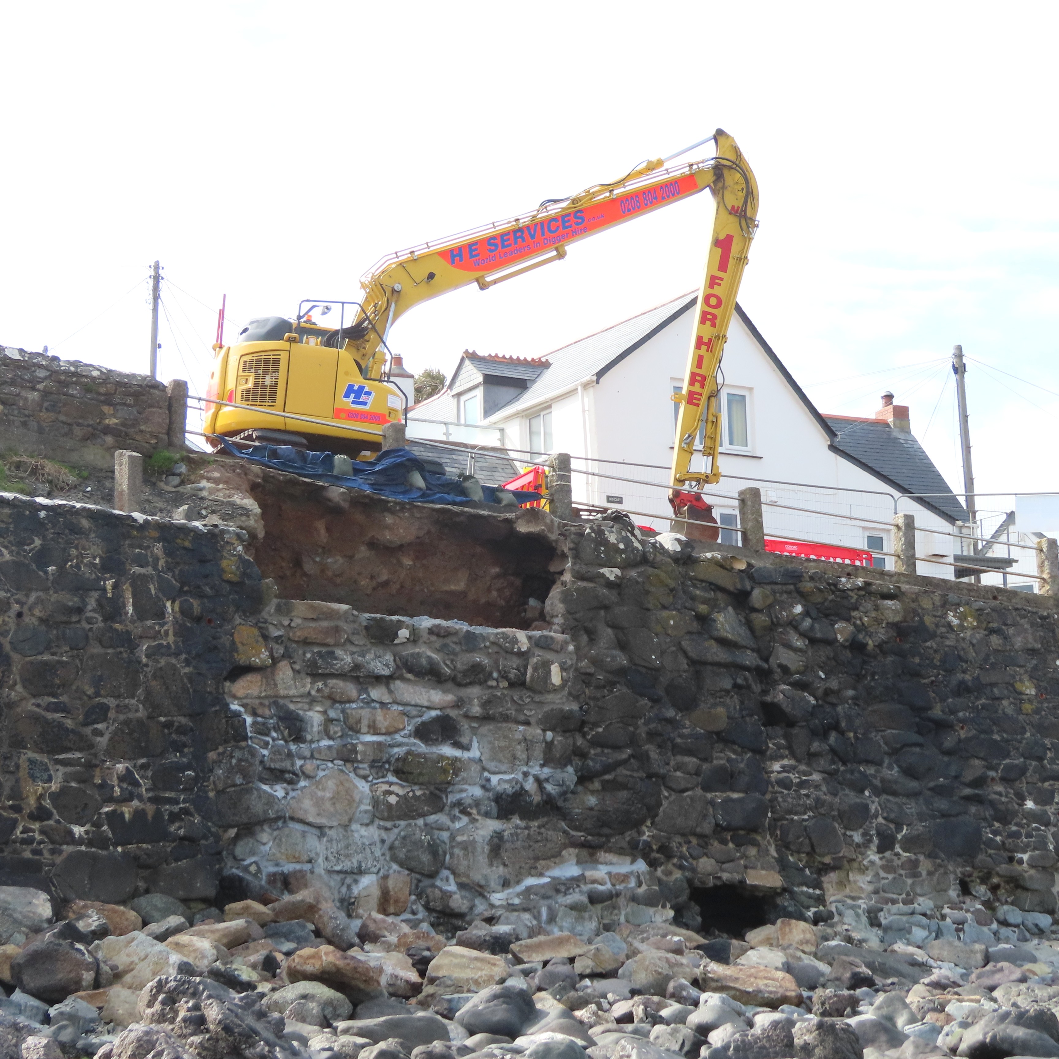 Parbrook Coverack Progress on Sea Wall – Coverack Village